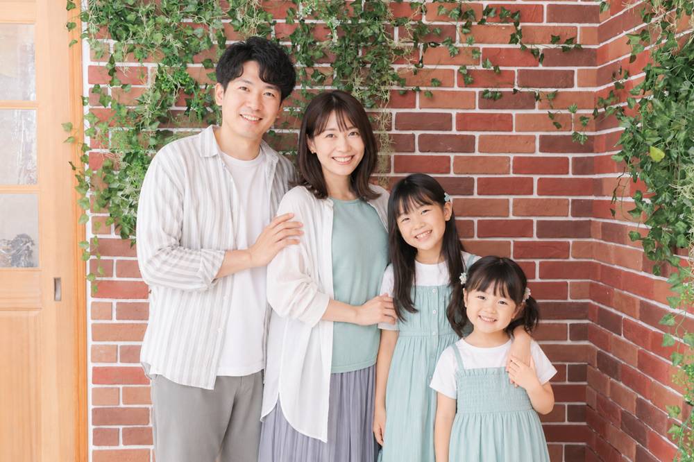 家族写真,家族,記念写真,仲良し,自然光