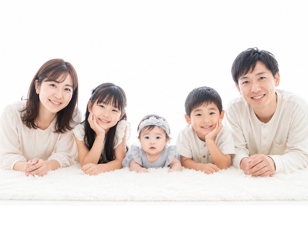家族写真,家族,記念写真,仲良し,自然光