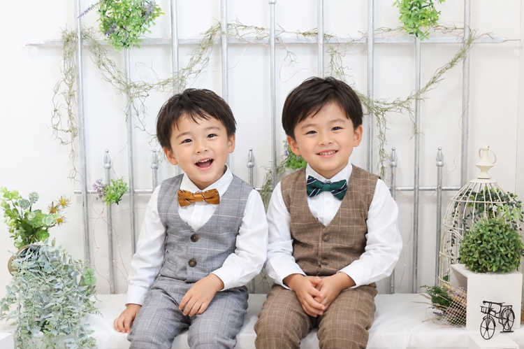 七五三写真,七五三撮影,5歳七五三,七五三男の子兄弟,優しい笑顔の子どもたち