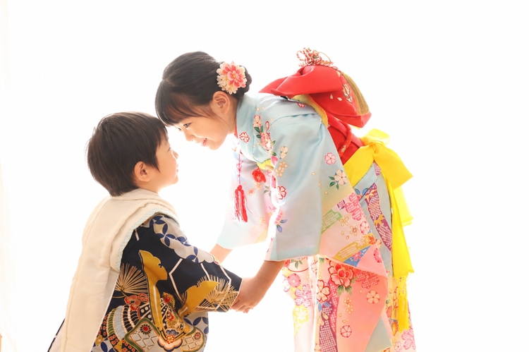七五三写真,七五三撮影,5歳7歳七五三,子供たちの姉弟愛の瞬間