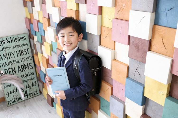 スクール写真,スクール,入学式,男の子,明るく楽しい学校のポートレート